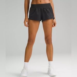 LULULEMON BLACK LOW-RISE LINED HOTTY HOTS 2.5